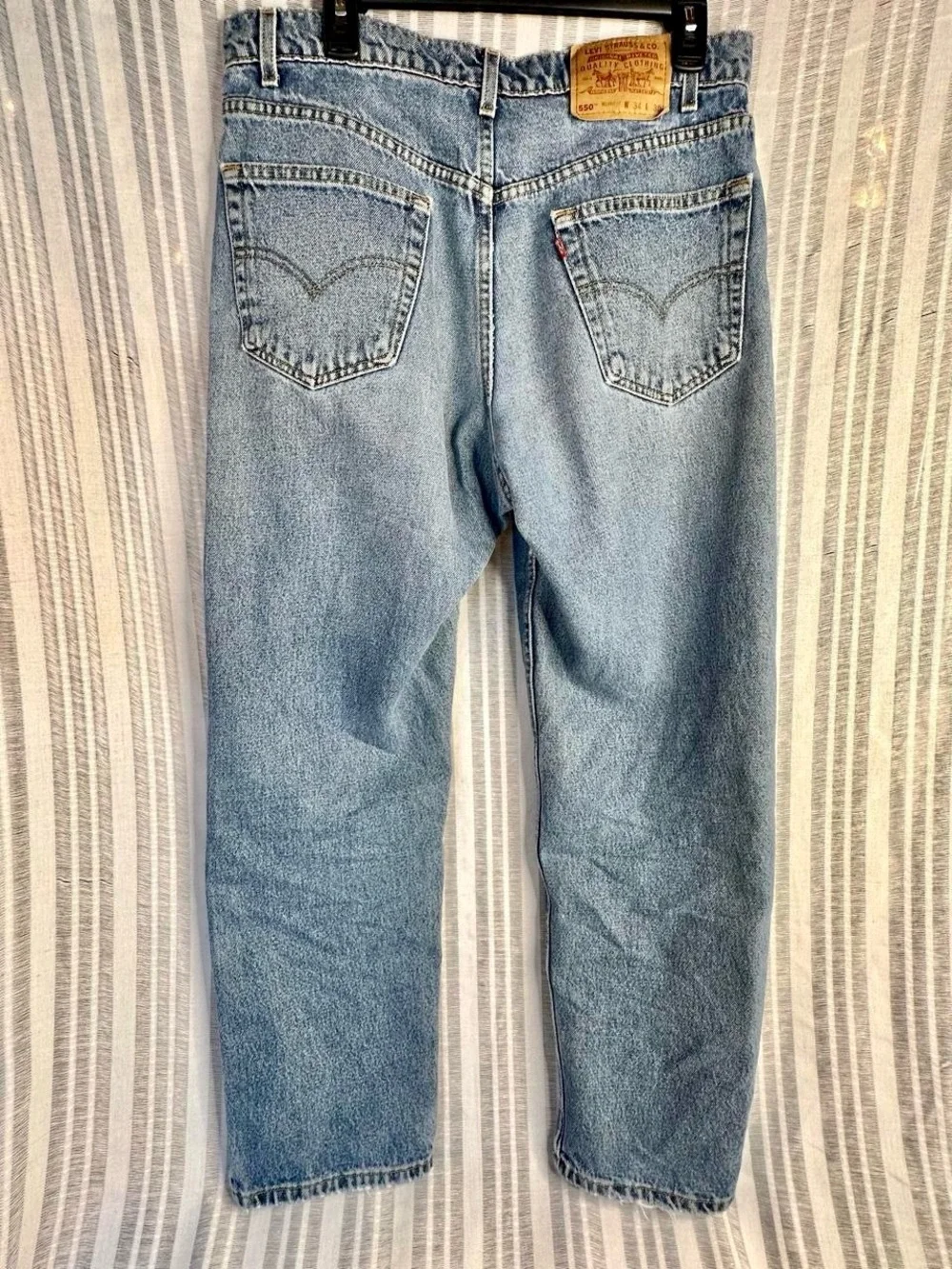 Vintage 90s Levi’s 550 Relaxed Fit Light Wash Jeans